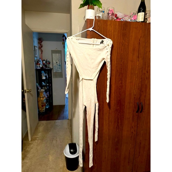 Hot new sweater Jumpsuit - Picture 2 of 6